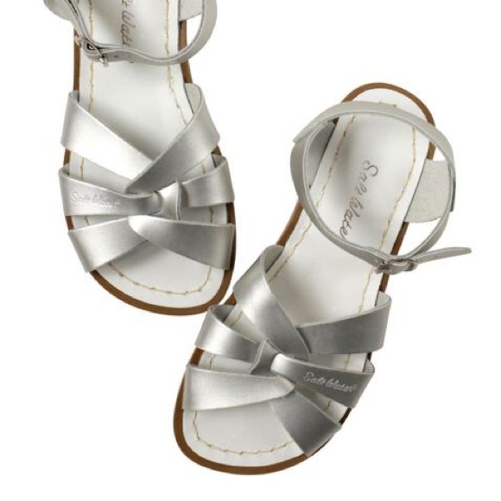 Silver Hoy Saltwater Sandals sz 1 EUC